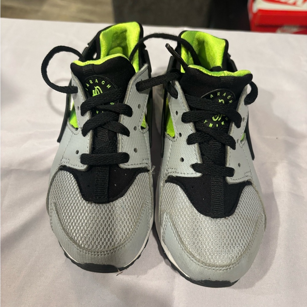 Nike Huarache Kids Black and Neon Green Sneakers